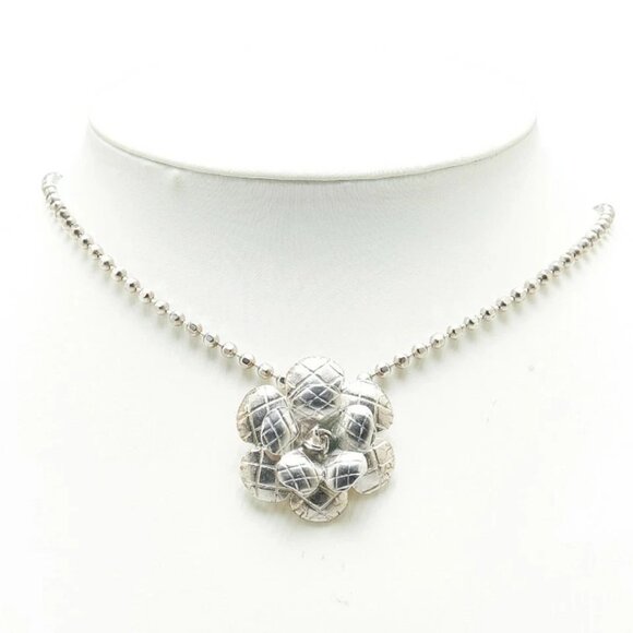 CHANEL Quilted Camellia Flower Necklace 16" Silver Tone 98A Auth w/Box - Picture 1 of 16